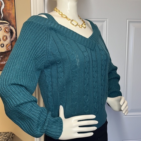 Shein off the shoulder sweater - Picture 3 of 5